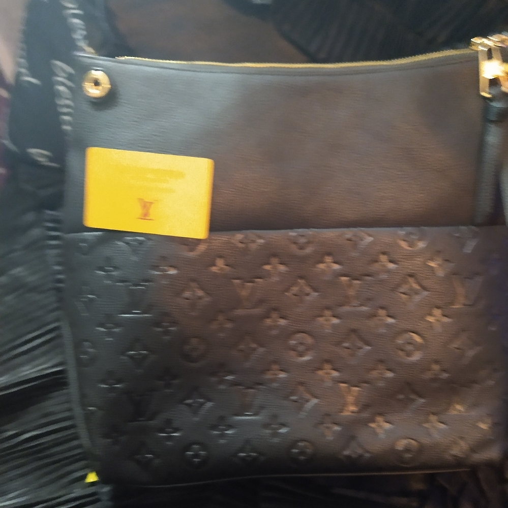 Tote - Picture 2 of 5